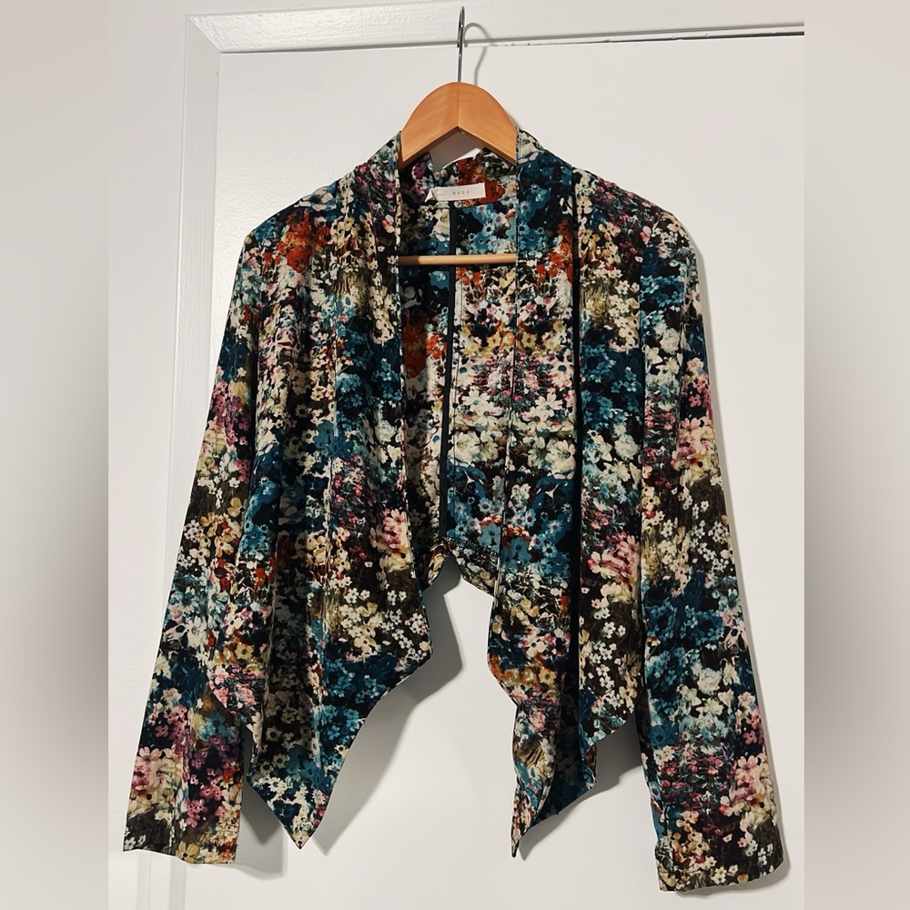 Floral printed cropped A-Line Blazer